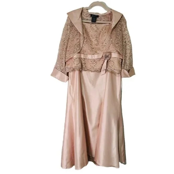 Camille La Vie Rose Lace Gown Dress Size 16 Prom Mother Of The Bride Formal